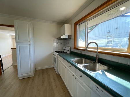 For Lease - 334 Stevenson Road Unit# Upper, Oshawa, Ontario - Photo 2