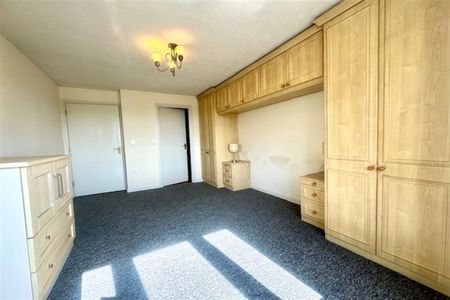 Priory Avenue, St Denys, SO17 - Photo 5