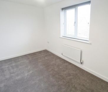3 bedroom end of terrace house to rent - Photo 4