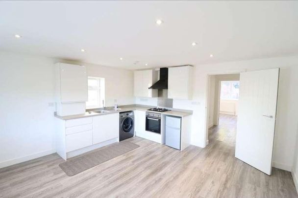 Totteridge Road, High Wycombe, HP13 - Photo 1