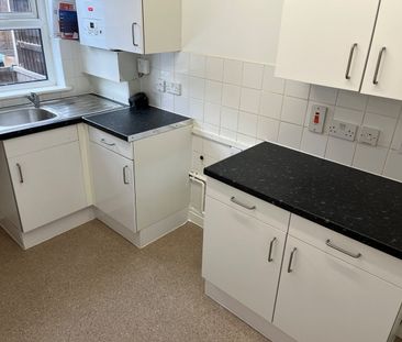 4 Bed Terraced House, Bracknell Close, N22 - Photo 5