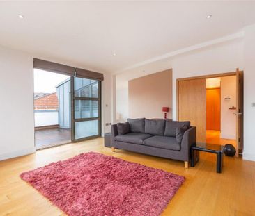 2 bedroom flat to rent - Photo 2