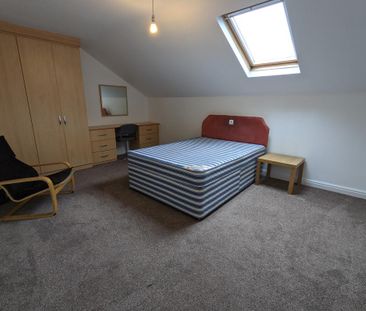 3 bedroom flat to rent - Photo 3