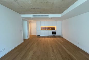 Apartamento T1 no empreendimento DOCA Praia da Barra.