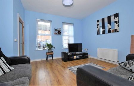 35 Lady Wallace Road, Lisburn, BT28 3WS - Photo 2