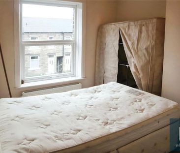 2 bedroom end of terrace house to rent - Photo 1