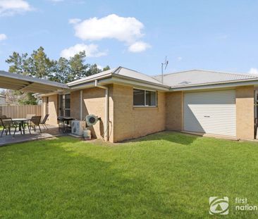 3 BEDROOM 2 BATHROOM FULLY FURNISHED HOME - Photo 4