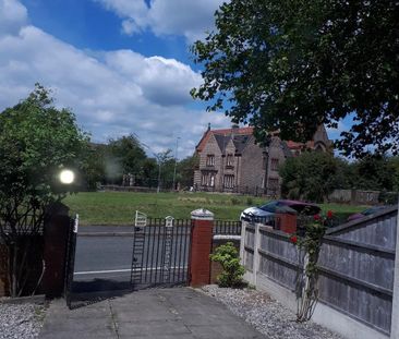 2 Bed Terraced House, Percy Drive, M5 - Photo 1