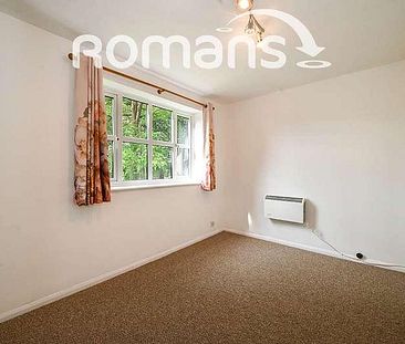 Townsend Close, RG12 - Photo 3