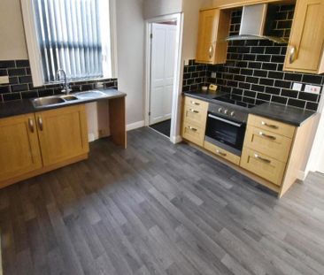 3 bedroom terraced house to rent - Photo 3