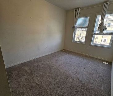 For Lease - 2474 Bromus Path, Oshawa, Ontario - Photo 4