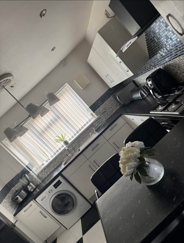 1 bedroom in a house share to rent - Photo 5