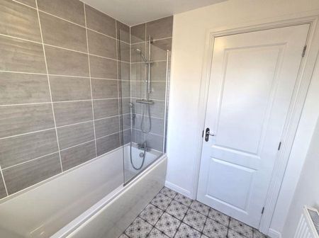 3 bedroom detached house to rent - Photo 4