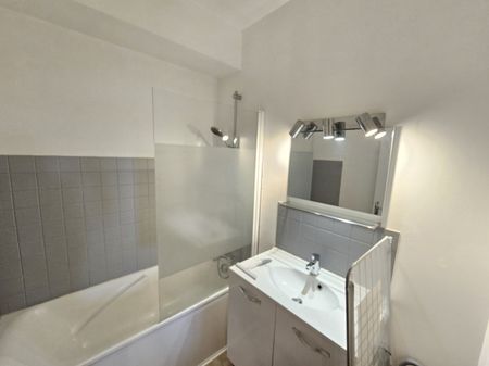 Location Appartement 3 pièces 52m² BOURG EN BRESSE 01000 - Photo 5