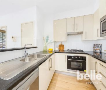 Stylish Two-Bedroom Apartment with Resort-Style Facilities - Photo 6