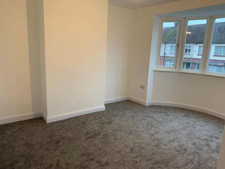 3 bedroom end of terrace house to rent - Photo 5