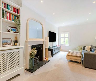 Beautiful top floor apartment in the heart of Harpenden - Photo 2
