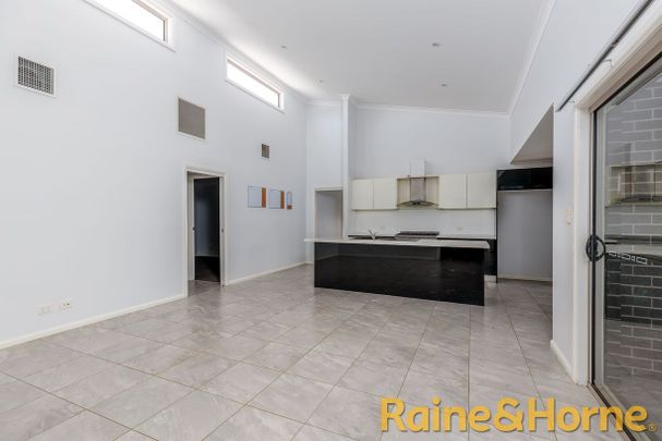 Executive Family Home - Photo 1