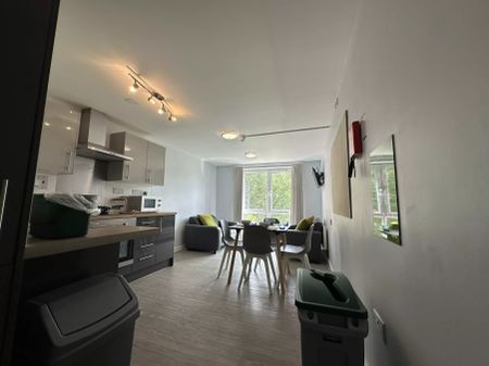 Silver En Suite - Photo 2