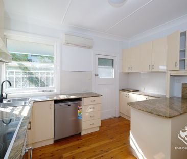 Prime Taringa Location - Spacious Family Home for an Exclusive 3-Mo... - Photo 1