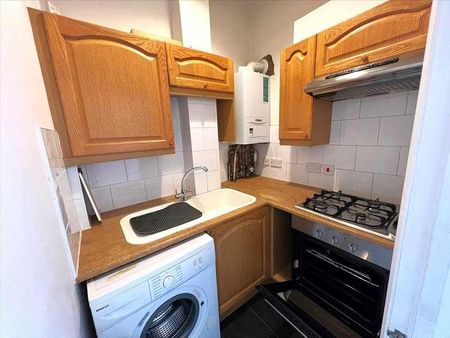 Upton Park, Slough, SL1 - Photo 4