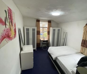 Room in a Shared House, Wanlip Road, E13 - Photo 3