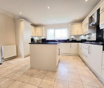 4 bedroom detached house to rent - Photo 5