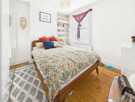 2 bedroom end of terrace house to rent - Photo 5