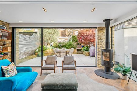 5 bedroom semi-detached house to rent - Photo 5