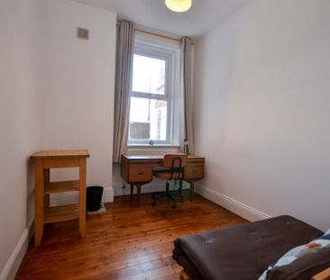 2 bedroom flat to rent - Photo 6