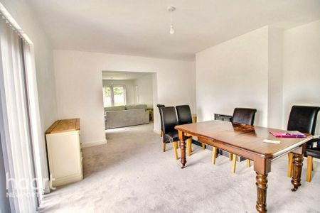 4 bedroom detached house to rent - Photo 4