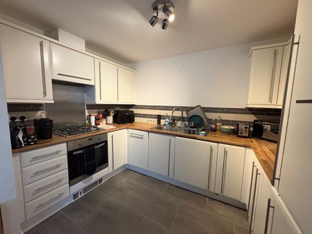 2 bedroom apartment to rent - Photo 5