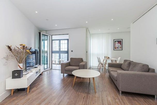 A modern 1 bedroom apartment to rent in Wiverton Tower, E1 - Photo 1
