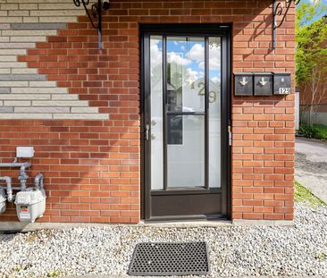 For Lease - 129 Melrose Street, Toronto, Ontario - Photo 1