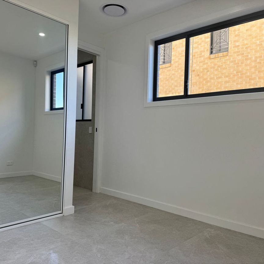 BRAND NEW LUXURY 5 BEDROOM HOME WALKING DISTANCE TO CANLEY HEIGHT PRIMARY SCHOOL - Photo 1