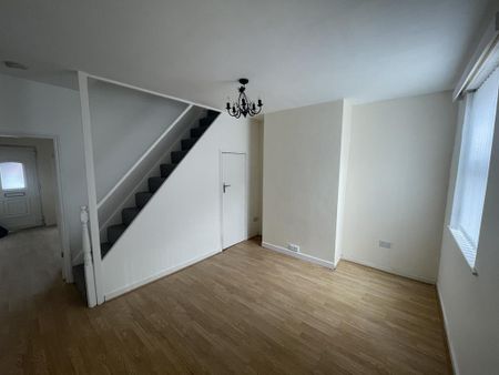 2 bedroom terraced house to rent - Photo 3