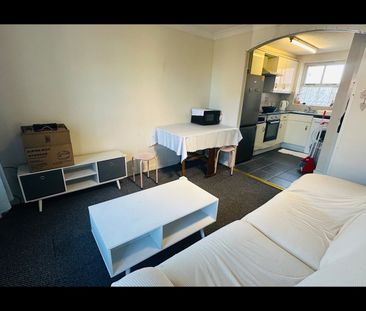 3 Bed Flat, Heron Street, M15 - Photo 1