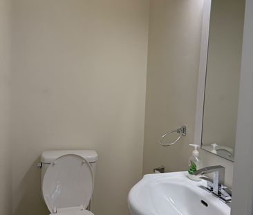 For Lease - 5 English Garden Way, Toronto, Ontario - Photo 6