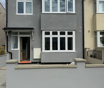 Studio Flat, Colwood Gardens, SW19 - Photo 4