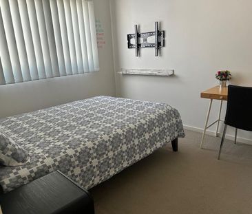 2-bedroom shared unit/townhouse, Lloyd Street - Photo 1