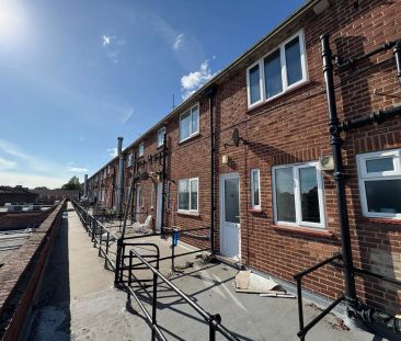 **NO DEPOSIT OPTION AVAILABLE** A lovely three bedroom split level ... - Photo 1