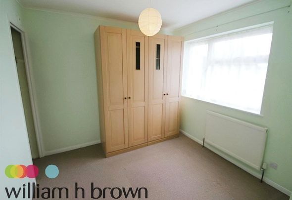 Fielding Avenue, Tilbury - Photo 1