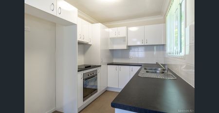 Welcome to 2/75 Haylock Street, Wynnum! - Photo 3