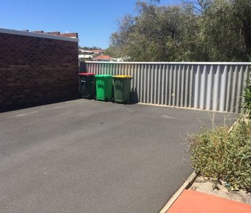 TIDY UNIT CLOSE TO THE BEACH - Photo 6