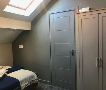 1 bedroom in a house share to rent - Photo 2