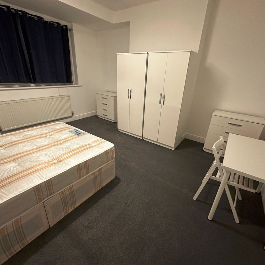 Room in a Shared Flat, Muswell Hill Broadway, N10 - Photo 2