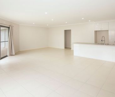 Charming New Home - Photo 2