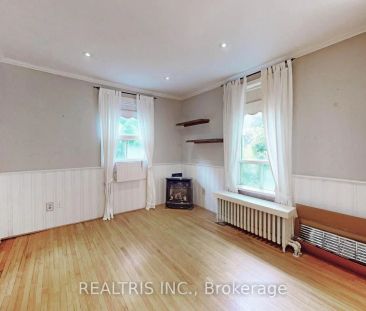 149 WORSLEY STREET - Photo 2