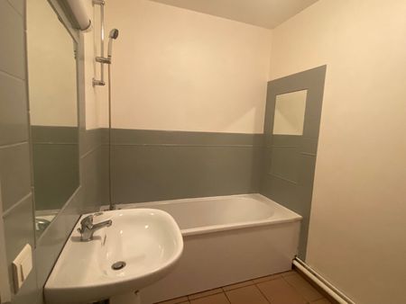 Location Appartement 3 pièces 68m² - Photo 5