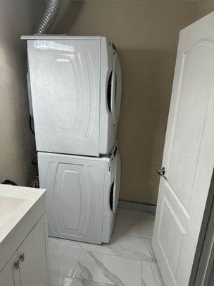 For Lease - 3828 A Bloor Street, Toronto, Ontario - Photo 1